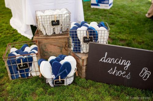 Many memorable details like dancing shoes for guests