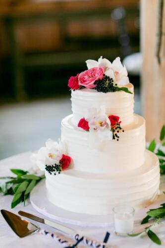 Wedding Cake by OOO LA LA Creative Cakes