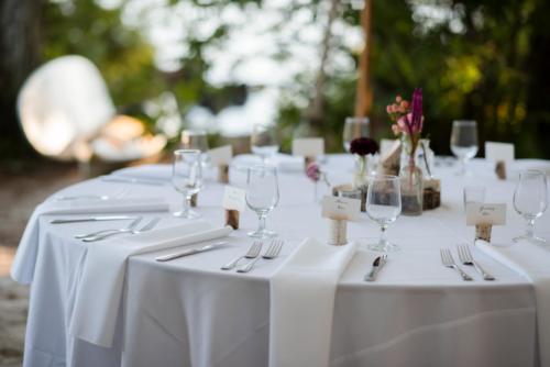 Simple white details